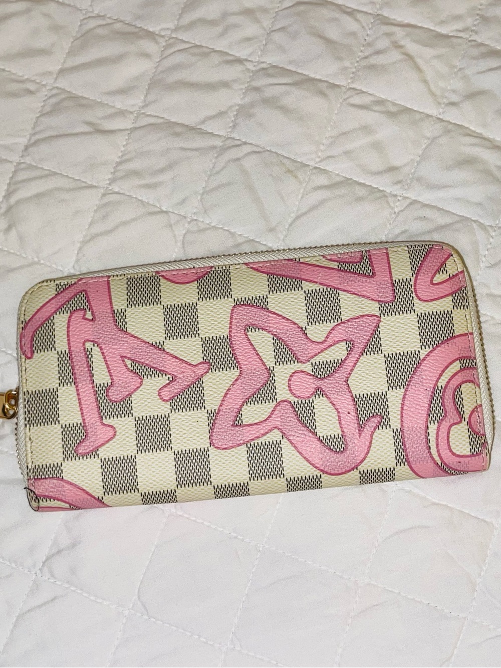 Pink Accent Designer-Style Women's Zip Wallet